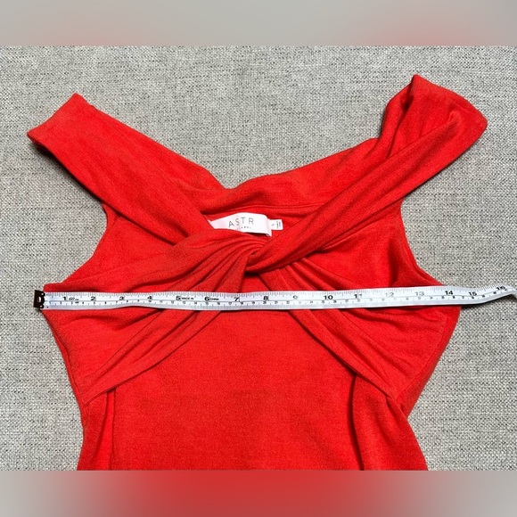 ASTR Women's Size Small Twist Front Bodysuit Red - Picture 12 of 14